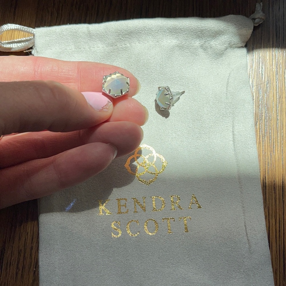 Kendra Scott Stud Earrings Silver/Iridescent